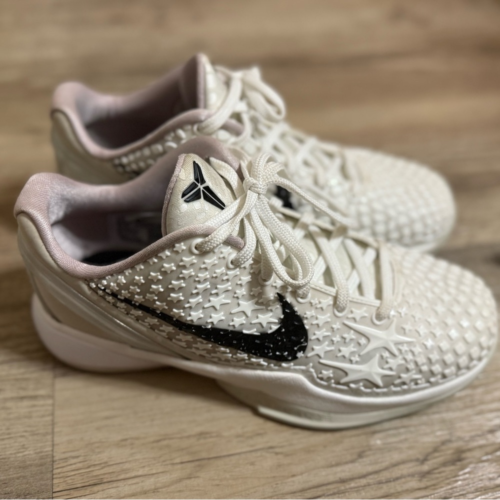 Kobe’s size 4.5. No box.